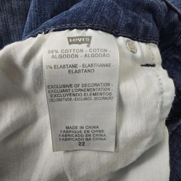 Levi's Capri Jeans 22 - Picture 4 of 4